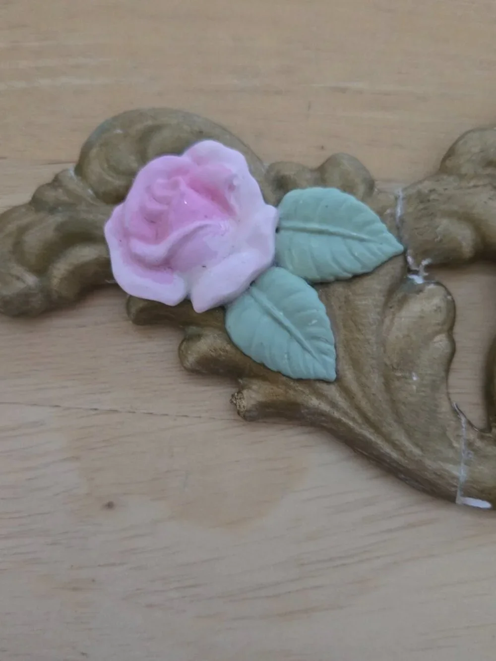 Pink Rose Chippy Wall Decor Gold Scrollwork Cottagecore Vintage-Style - FLAWED